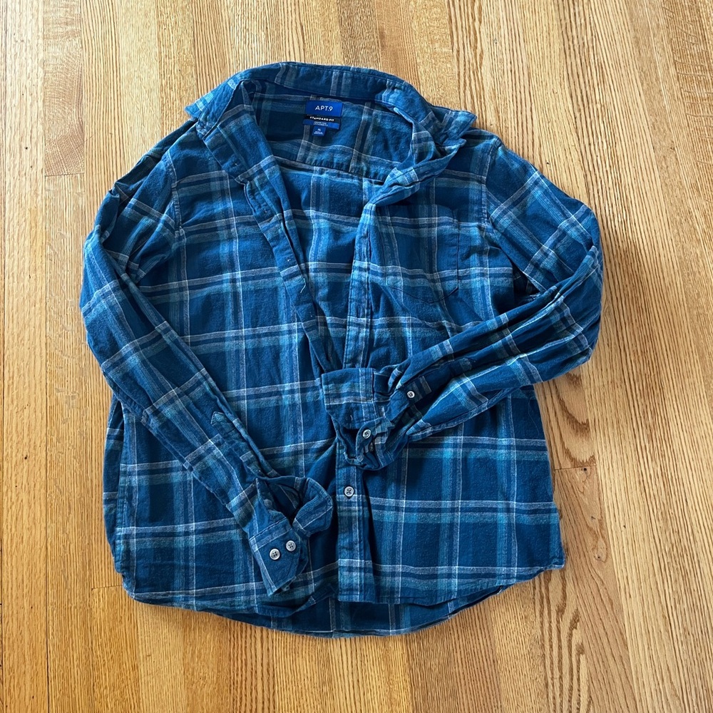 APT 9 blue flannel size XL